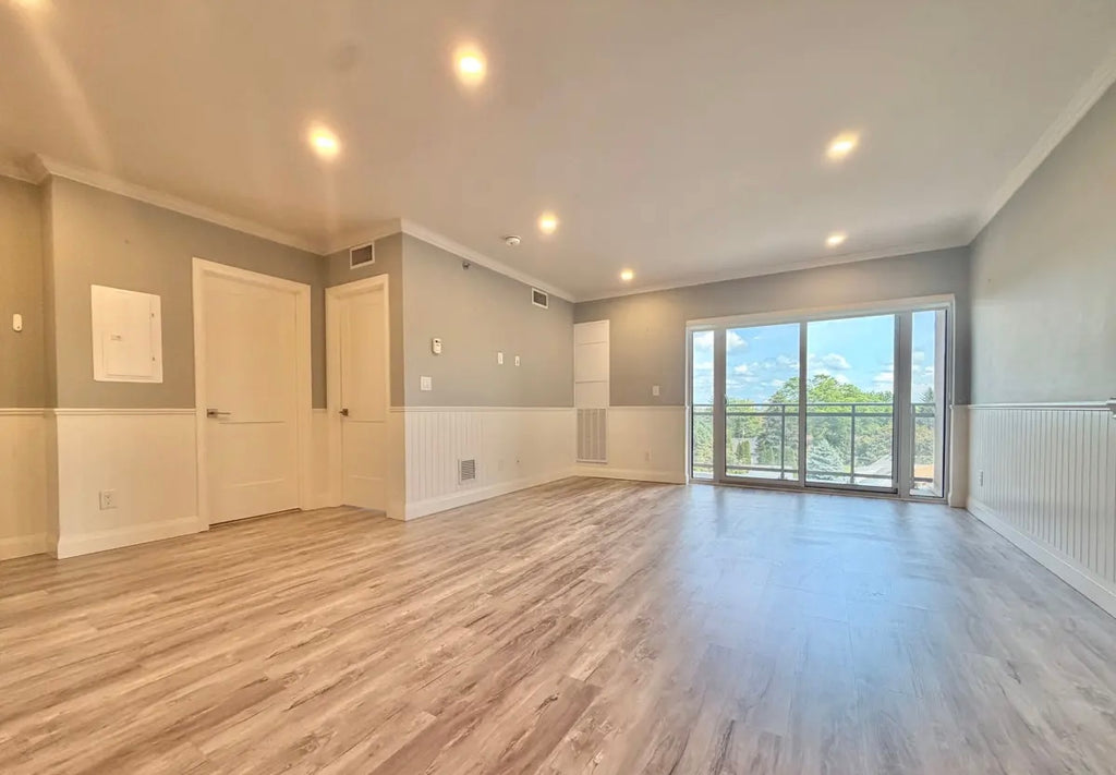 1 Bed 1 Bath Condo For Rent - Niagara Falls, Main Street