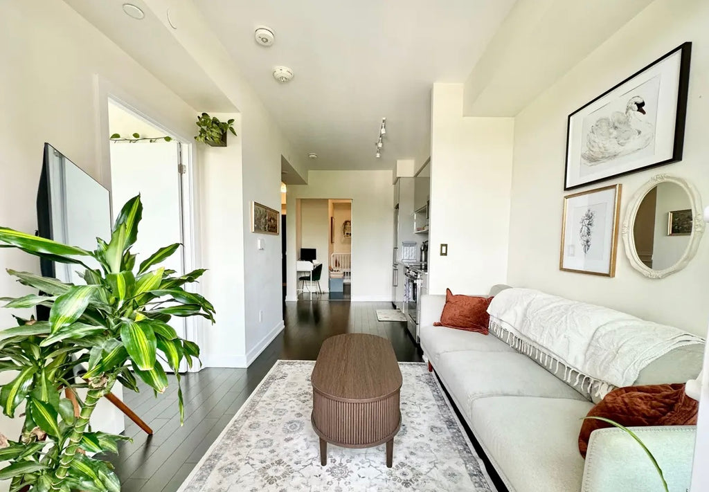 1 Bed 1 Bath - Condo For Lease - Toronto, Coxwell