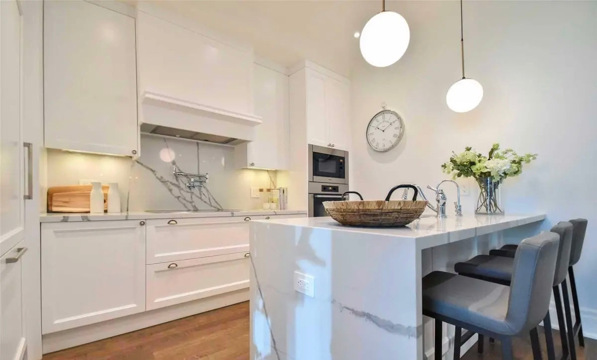 2 Bed 2 Bath Condo For Lease - Toronto, Bay Street