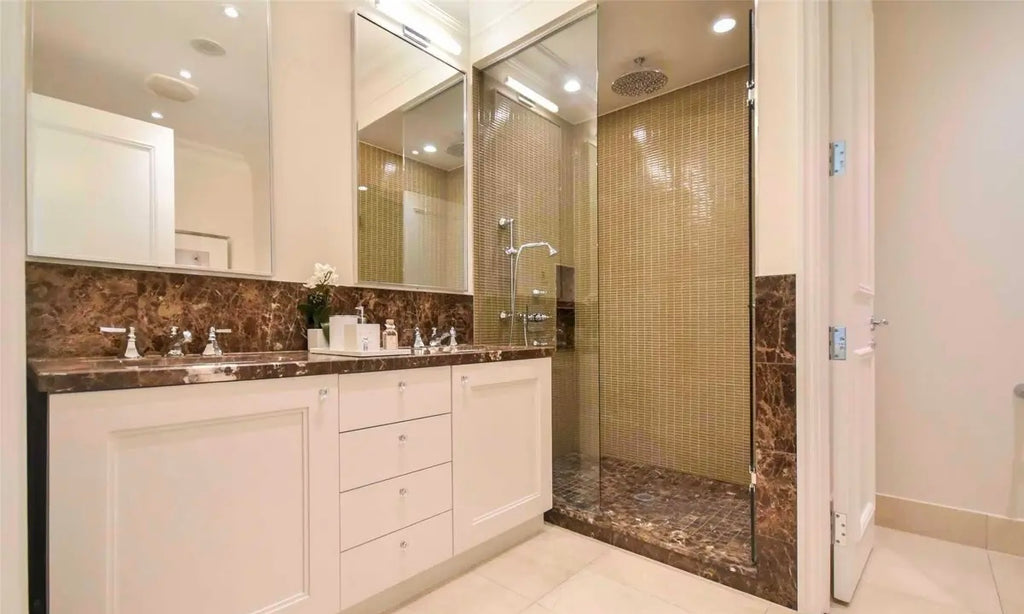 2 Bed 2 Bath Condo For Lease - Toronto, Bay Street