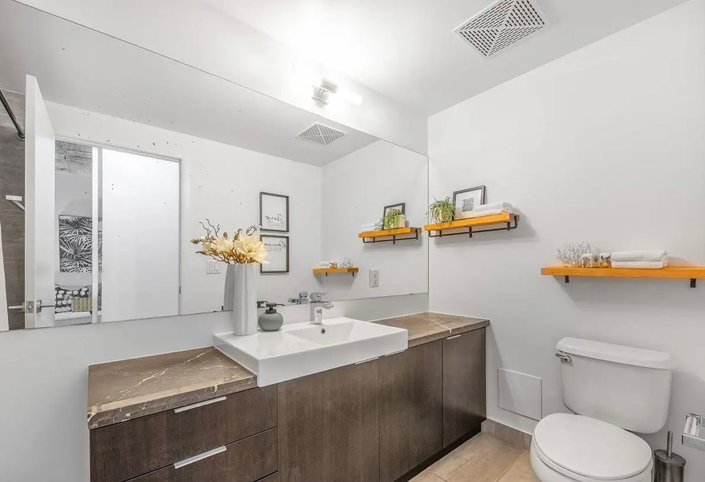 1 Bed 1 Bath Condo For Lease - Toronto, King Street