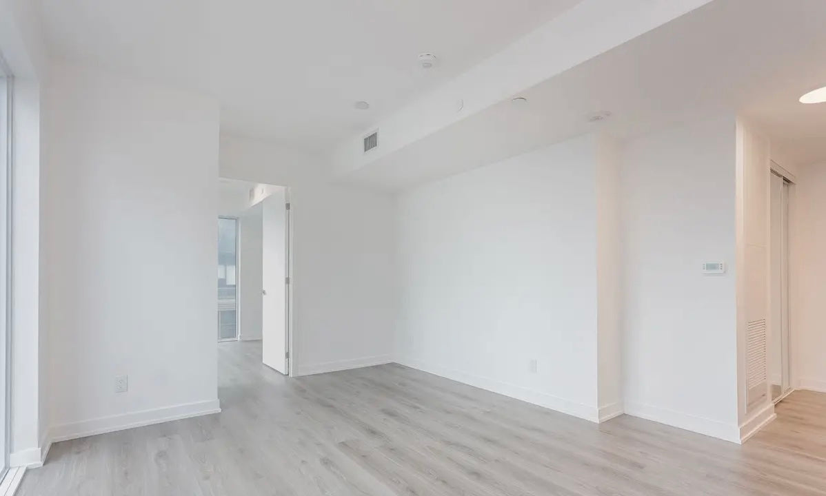 1 Bed 1 Bath Condo For Lease - Toronto, Queen Street